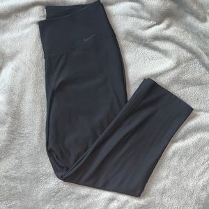 Nike dri fit cropped leggings